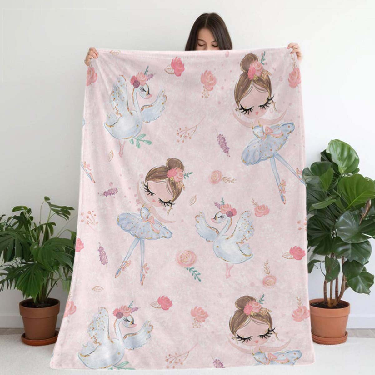 Soft and cozy, this charming ballet dancer cartoon pattern flannel throw blanket is perfect for all seasons. Whether you use it on the sofa, in the office, or on the bed, this versatile nap blanket is sure to keep you warm and comfortable. Made with