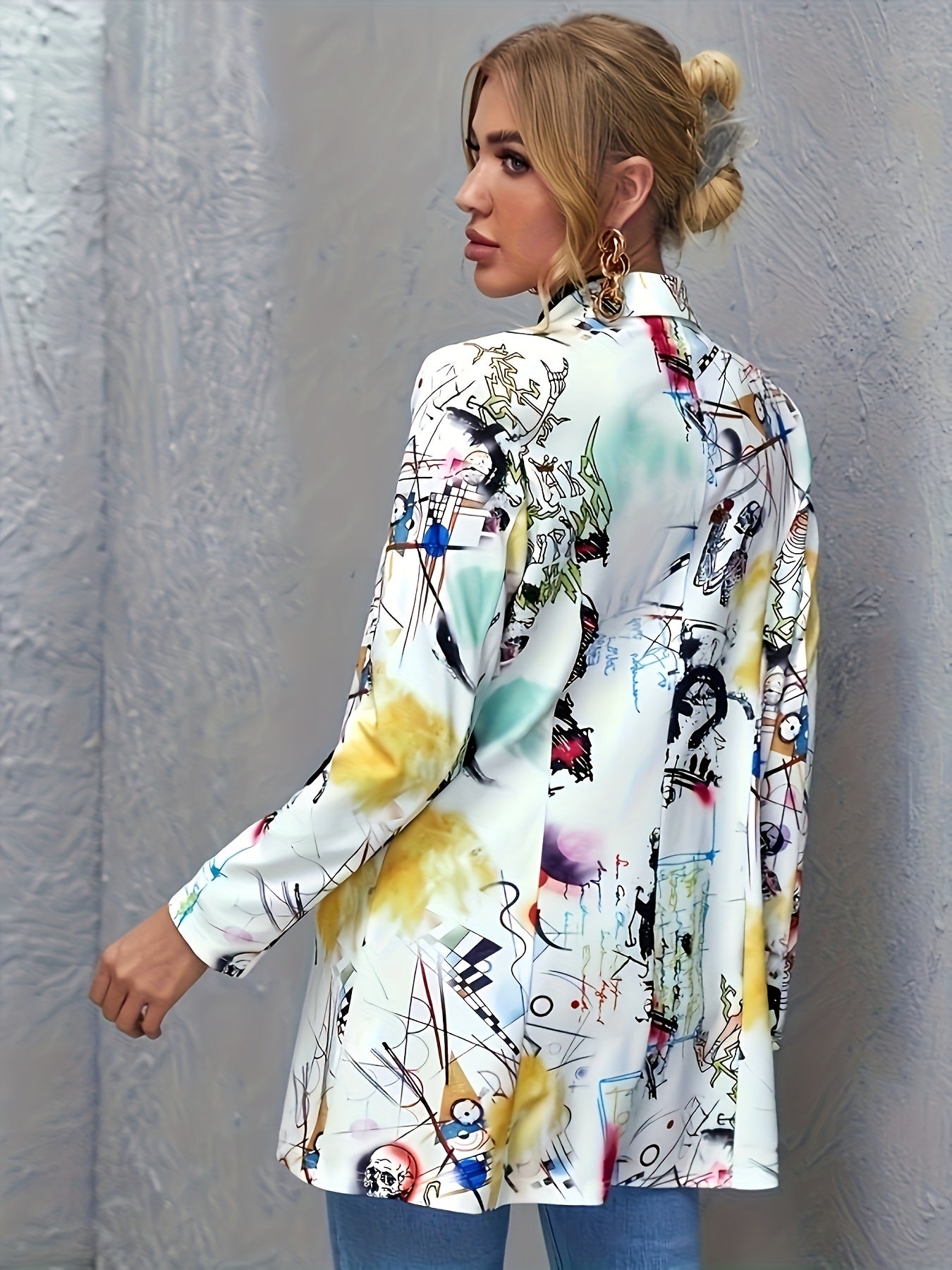 Plus size graffiti print blazer with long sleeves and open front, featuring a vibrant abstract design. Casual and stylish outerwear made from stretch fabric.