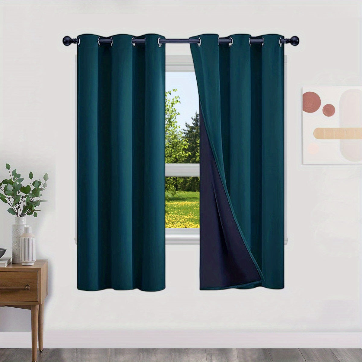 100% opaque blackout curtains, with a layer of lining included, 2 pieces.