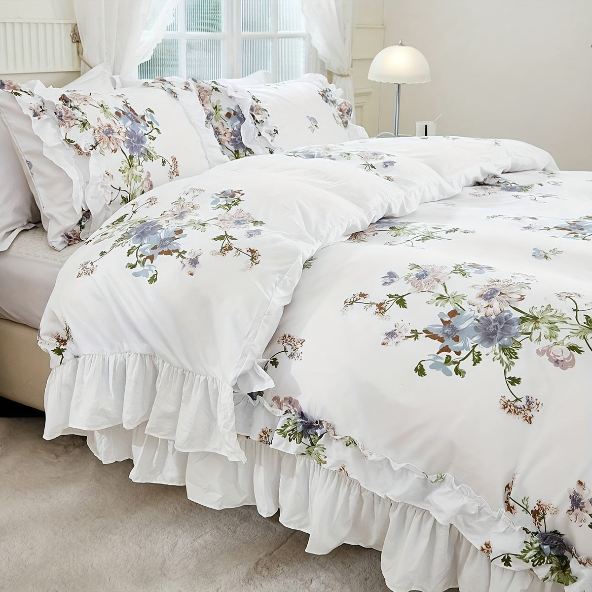 3-piece bedroom quilt cover set with floral print design, includes 1 quilt cover and 2 pillowcases. Features pleated craftsmanship, soft and washable fabric. Perfect for bedroom, dorm, or