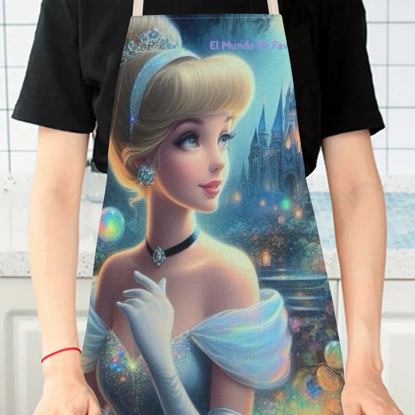 Disney has licensed a chic waterproof apron with an adorable cartoon design of Princess Elsa. This apron is beautiful, trendy, and uncomplicated, perfect for use in hotels, supermarkets, restaurants, fruit shops, milk tea stalls, and homes in general.