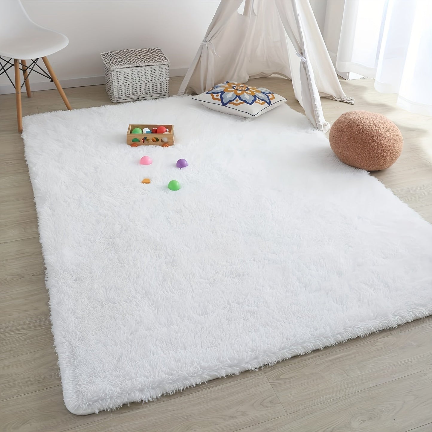 Soft and cozy shaggy area rug perfect for bedroom or living room decor. This plush light gray rug measures 160.02cm x 80.01cm and features a rectangular tie-dye design. Made of machine-washable polyester, this rug is ideal for dorm rooms and homes. Add a