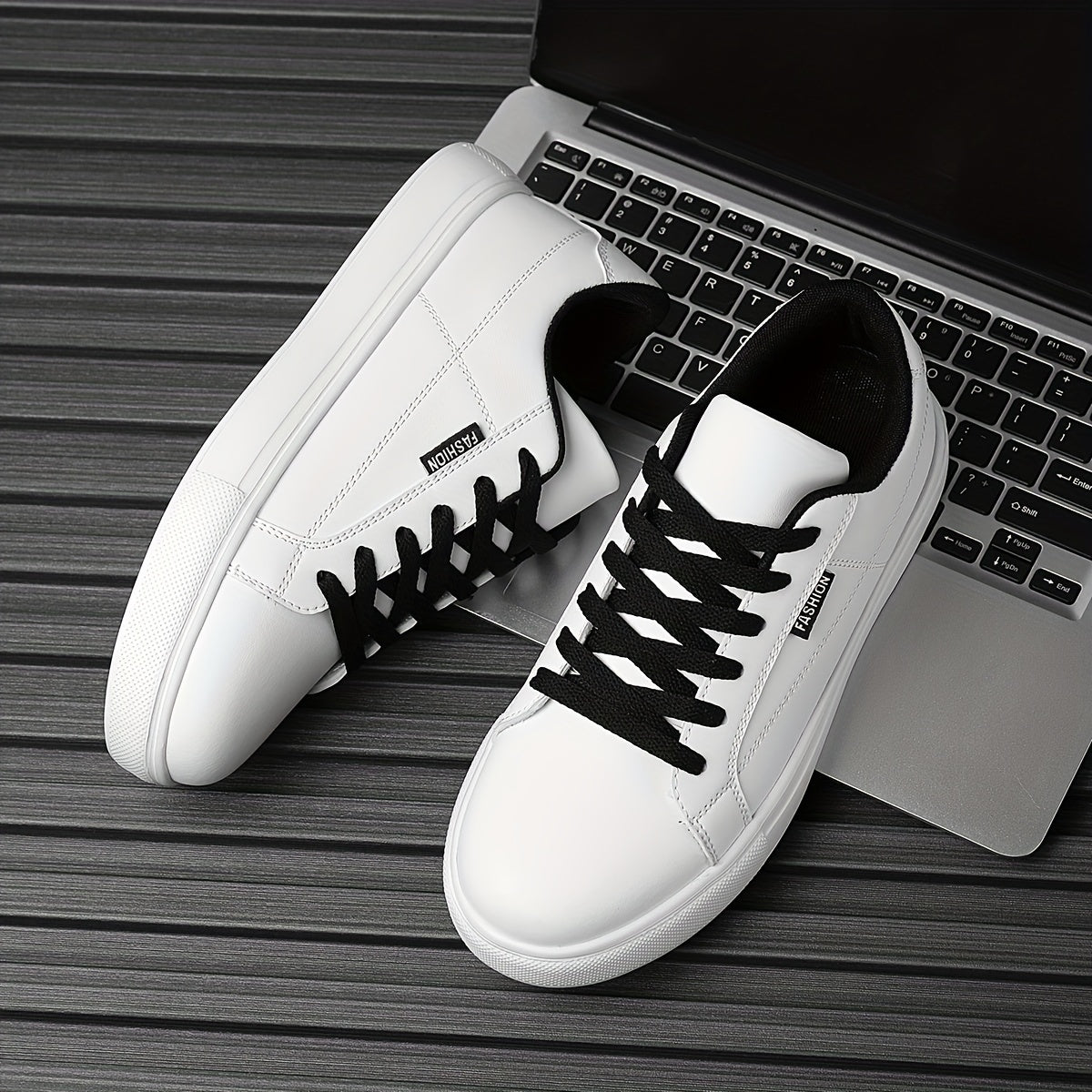 Men's skateboard shoes with solid color and graphic design, lace-up low top style and comfortable EVA sole for daily wear and running.