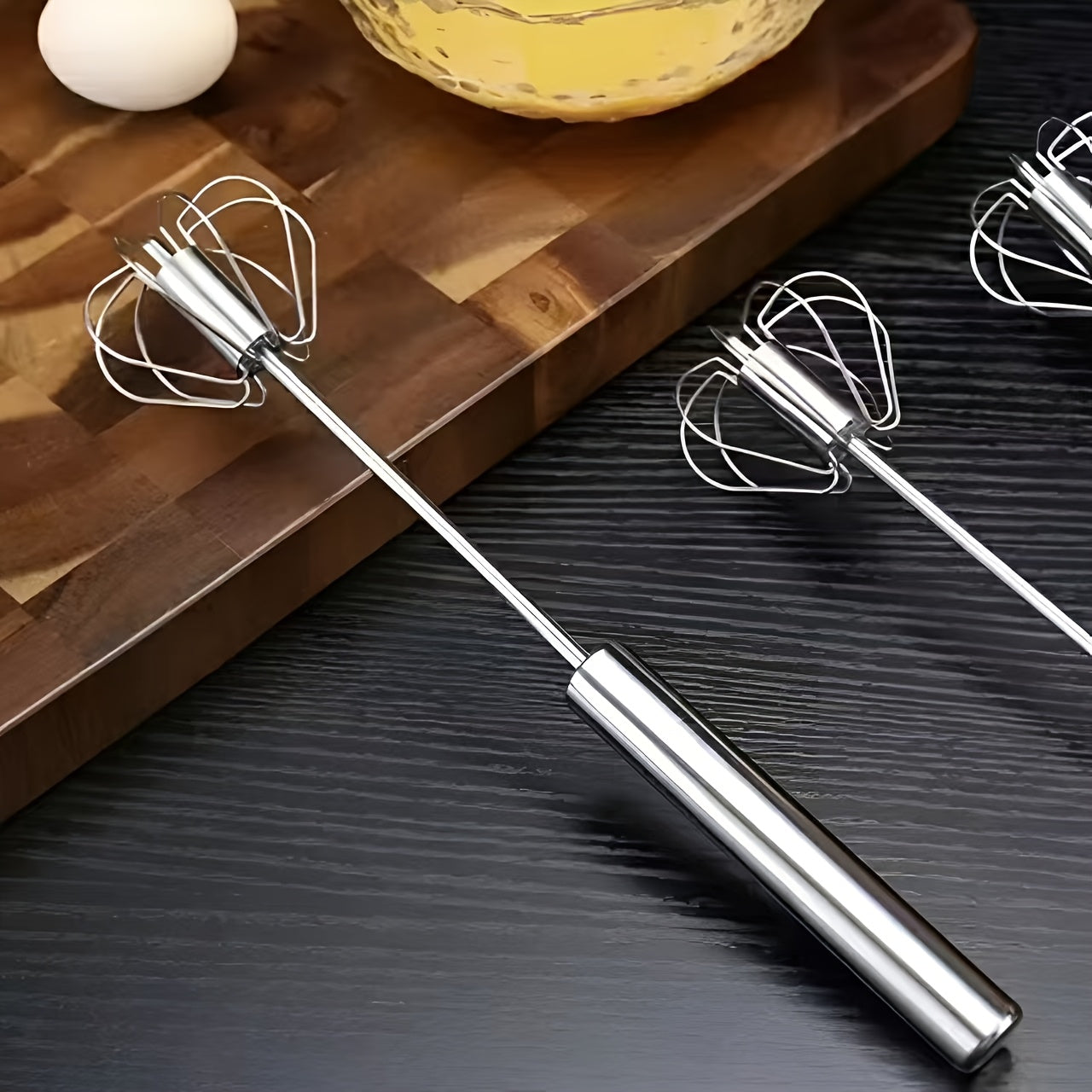 Sturdy hand-operated egg whisk - Simple one-touch operation, fast blending for cream & eggs, uniform & smooth results, effortless to clean stainless steel, comfortable grip handle, anti-slip design, ideal for baking & cooking tasks