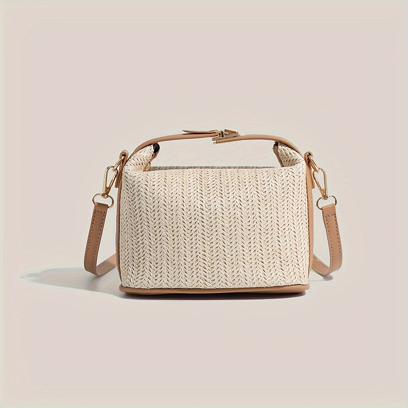 Stylish rattan crossbody bags for beach vacations. Lightweight and trendy, perfect for summer.