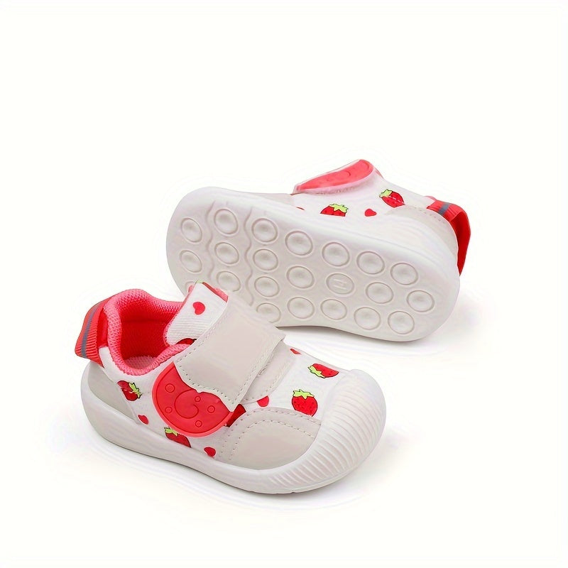 Adorable cartoon sports shoes for baby toddlers aged 0-2, with soft rubber soles, anti-slip and breathable design, ideal for outings.