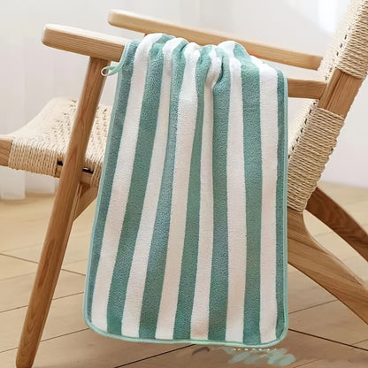 A modern, hard-wearing striped cotton towel perfect for gym, beach, travel or outdoor use, made of 100% cotton with quick-dry, ultra-soft and absorbent features. It is fade resistant and made of knit fabric, weighing 4gsm and in an oblong shape.