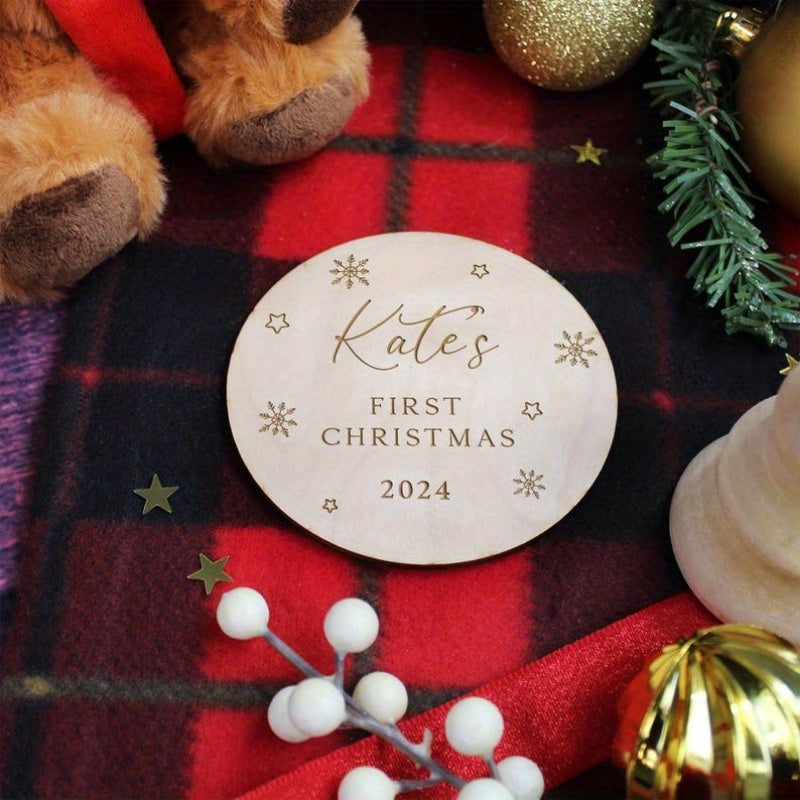 Personalized Baby's First Christmas Plaque, Perfect Keepsake Gift for Baby's First Holiday Season | Ideal for Social Media Flat Lay Milestone Photos | Baby's 1st Xmas Disc included