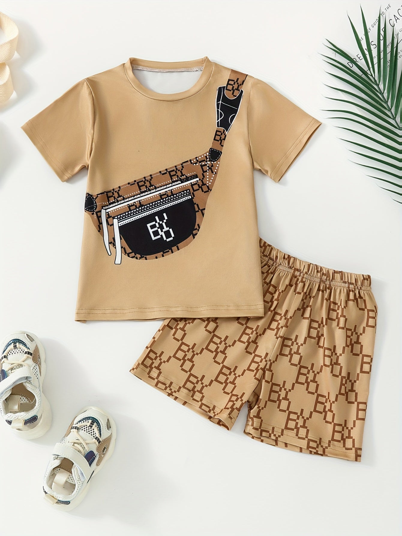 Boys' summer fashion outfit set: beige t-shirt with leopard print chest bag & shorts, casual polyester blend, machine washable. Stylish knit texture, perfect for outdoor wear.