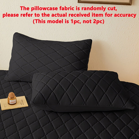 A sleek and contemporary pillowcase designed for skin comfort, with a soft, breathable, waterproof fabric and a stylish diagonal grid pattern. Perfect for bedroom use, this set includes a moisture-absorbing pillow cover, a dust-proof pillow protector