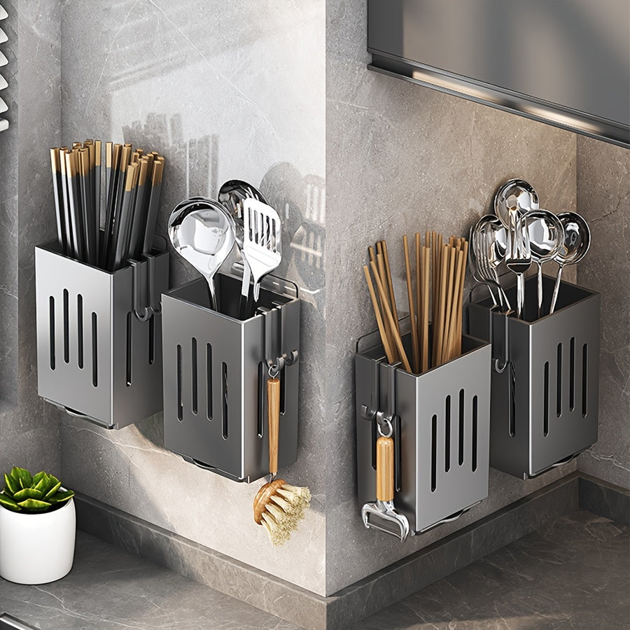 Organize your kitchen with this convenient wall-mounted storage rack! Made of durable plastic, this utensil holder features a chopstick cage with a drain tray, perfect for storing cutlery, knives, forks, spoons, sponge brushes, and more. No electricity