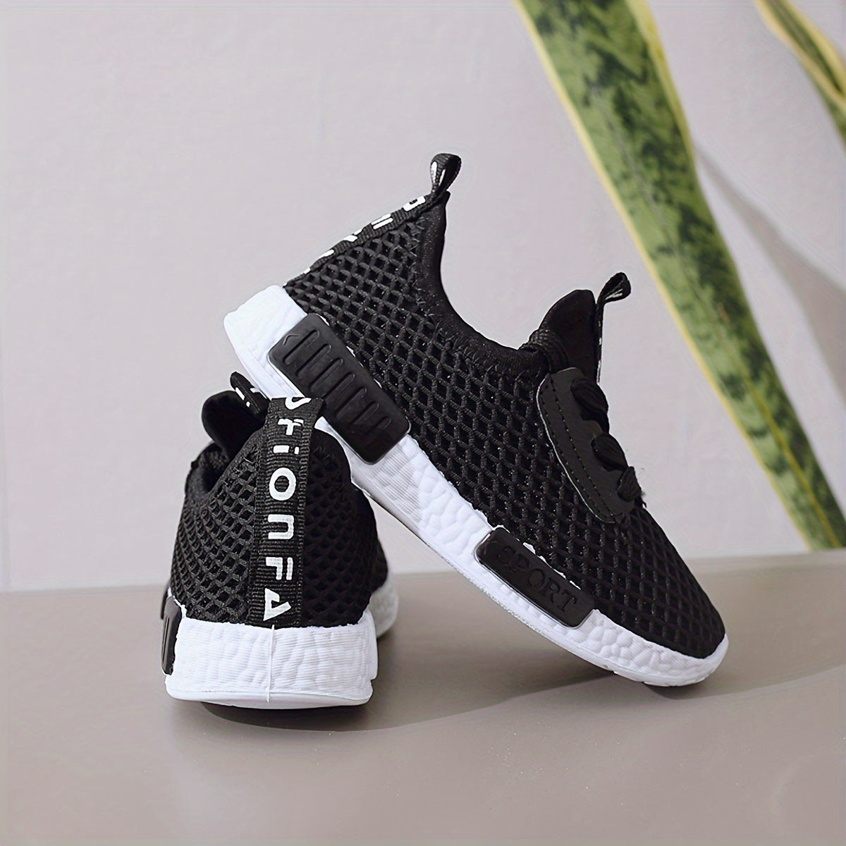 Youth Fashionable Mesh Sneakers for Daily Casual Wear, Ages 14 and Under