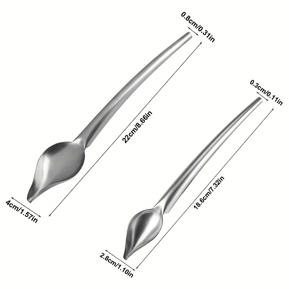 Make scrumptious treats and pastries using this 1-piece do-it-yourself stainless steel chocolate piping spoon!