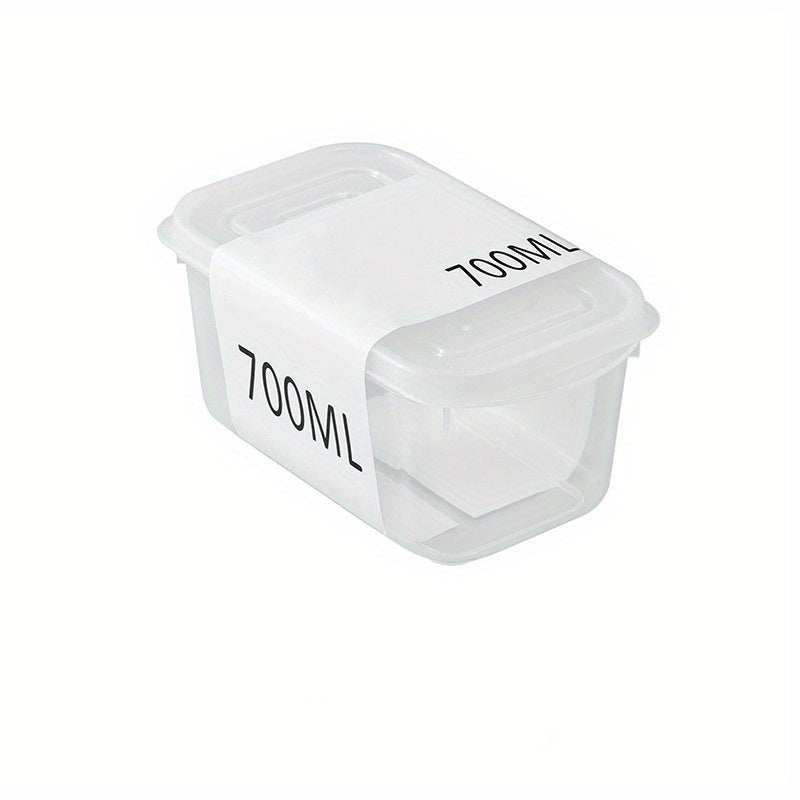 Essential kitchen organization: Multi-size plastic food storage container with soft lid, microwave and freezer safe. Ideal for storing meat, fruits, and vegetables.