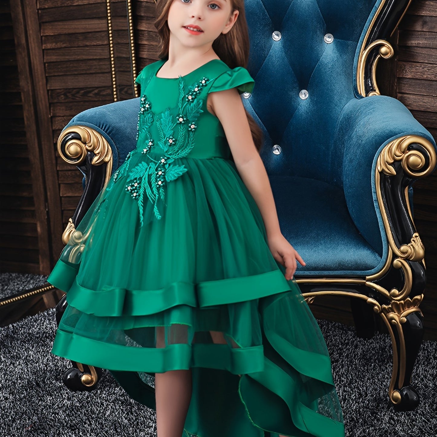 Mesh flower embroidered princess dress with fly sleeve for party performance.