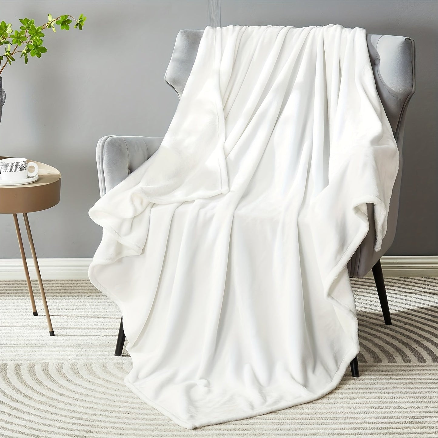 Soft Cozy Plush Fleece Throw Blanket in Solid Color Shaggy Minky Lightweight Fuzzy Flannel, Perfect for Bedroom. This Luxury Washable Warm Velvet Blanket is Ideal for Couch, Sofa, or Pet, and is Breathable.