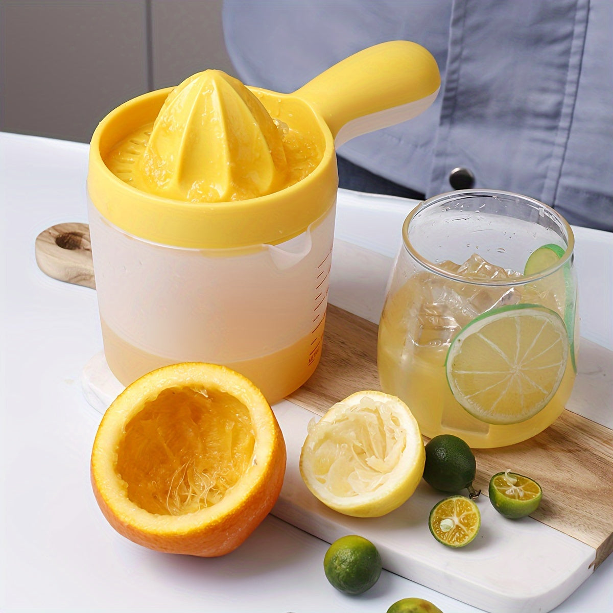 1 piece Citrus Juicer - Multifunctional Lemon and Orange Juicer with Built-in Measuring, Manual Hand Squeezer for Kitchen, a Creative Kitchen Accessory