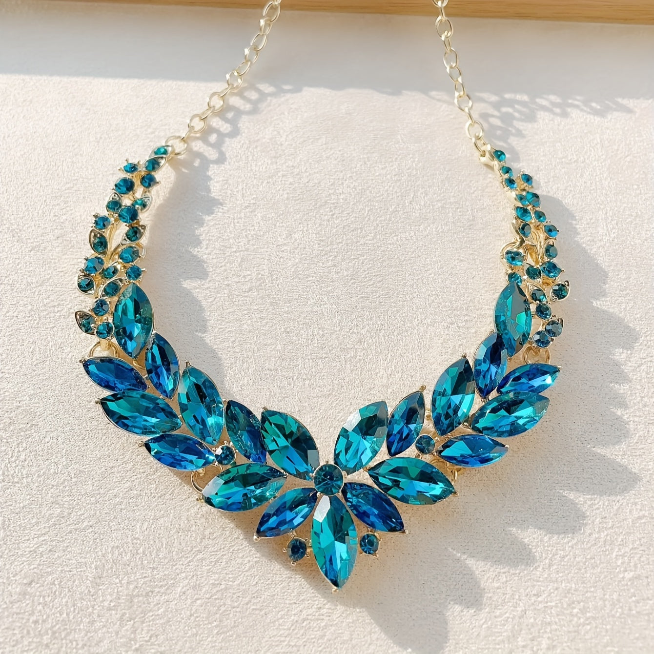 Luxurious and stylish rhinestone statement necklace - a bold and chunky bib necklace that is the perfect gift for fine jewelry lovers.