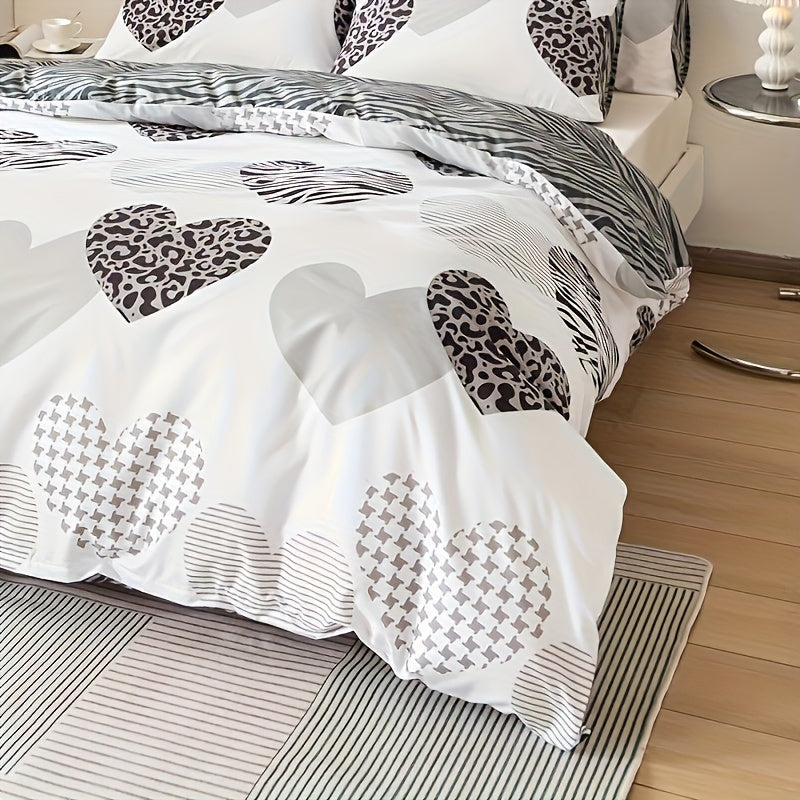 3-piece Duvet Cover Set with Fashionable Love Leopard Print, Includes 1 Duvet Cover and 2 Pillowcases (Core not included). Soft and Comfortable Bedding Set for Bedroom or Guest Room.