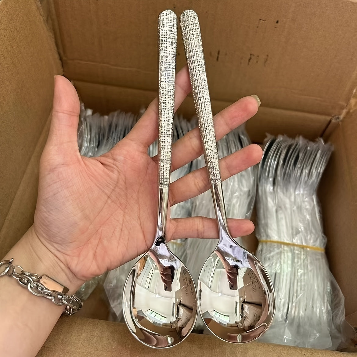 Upgrade your dining experience with our elegant New Light Luxury Hammer Pattern Stainless Steel Spoons. Available in sets of 4pcs, 8pcs, 12pcs, and 15pcs, these spoons are perfect for use in restaurants, for main course meals, for everyday use at home