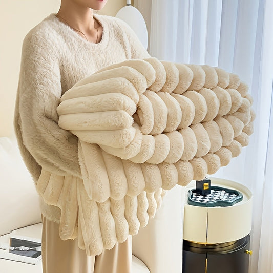 A versatile and cozy thick blanket that can be used as a bed cover, throw, or sofa blanket. It is soft and comfortable, making it perfect for napping. Suitable for year-round use.