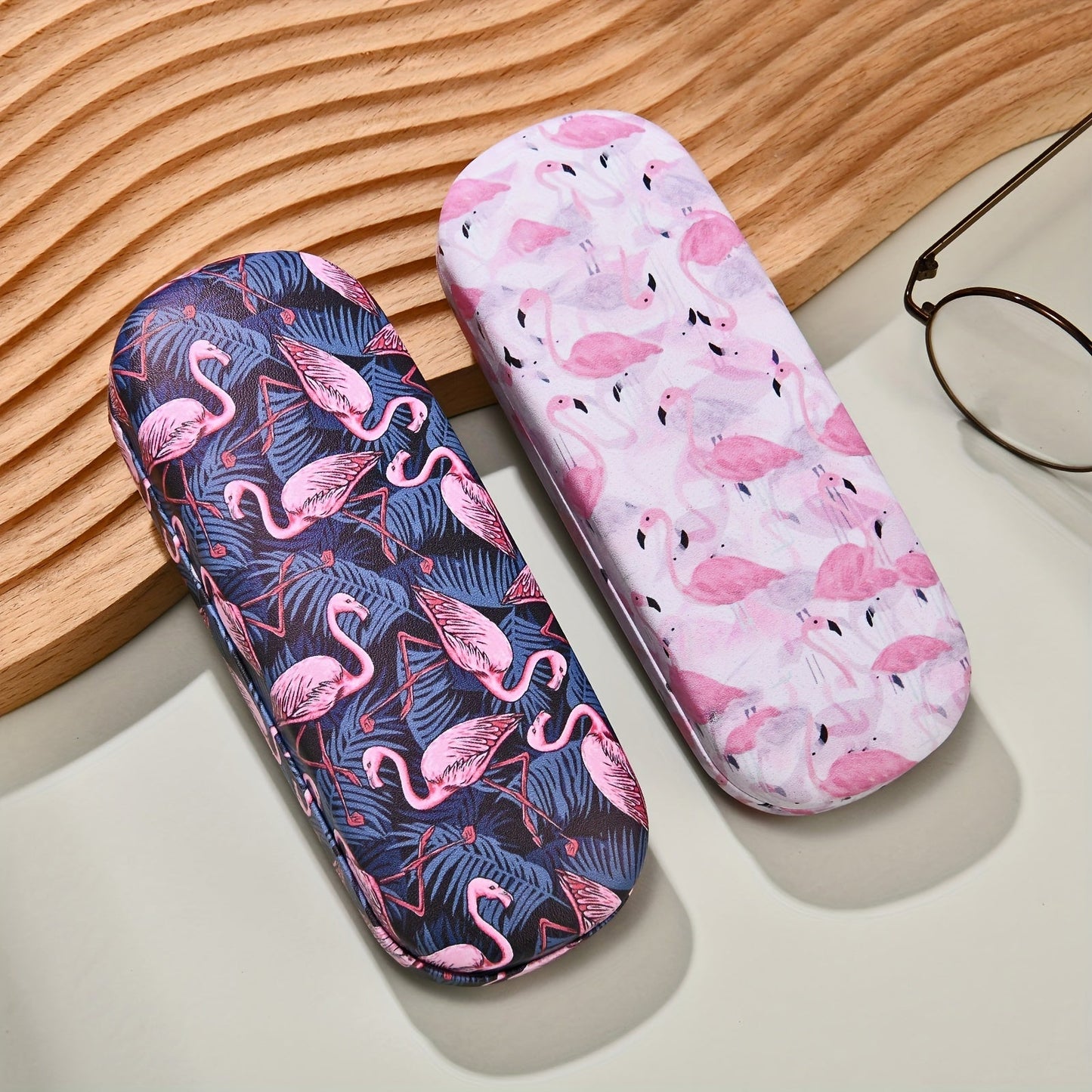 Durable Faux Leather Women's Glasses Case with Stylish and Chic Flamingo Print - A Fashionable Accessory