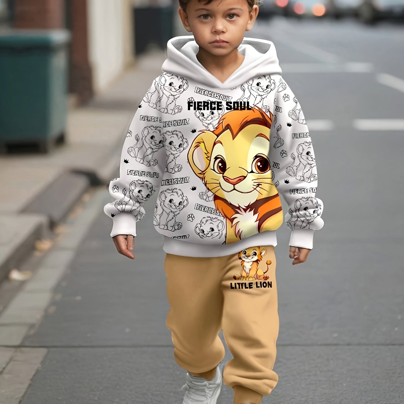 Trendy boys' lion print hoodie and sweatpants set for fall/winter, ideal for outdoor play.