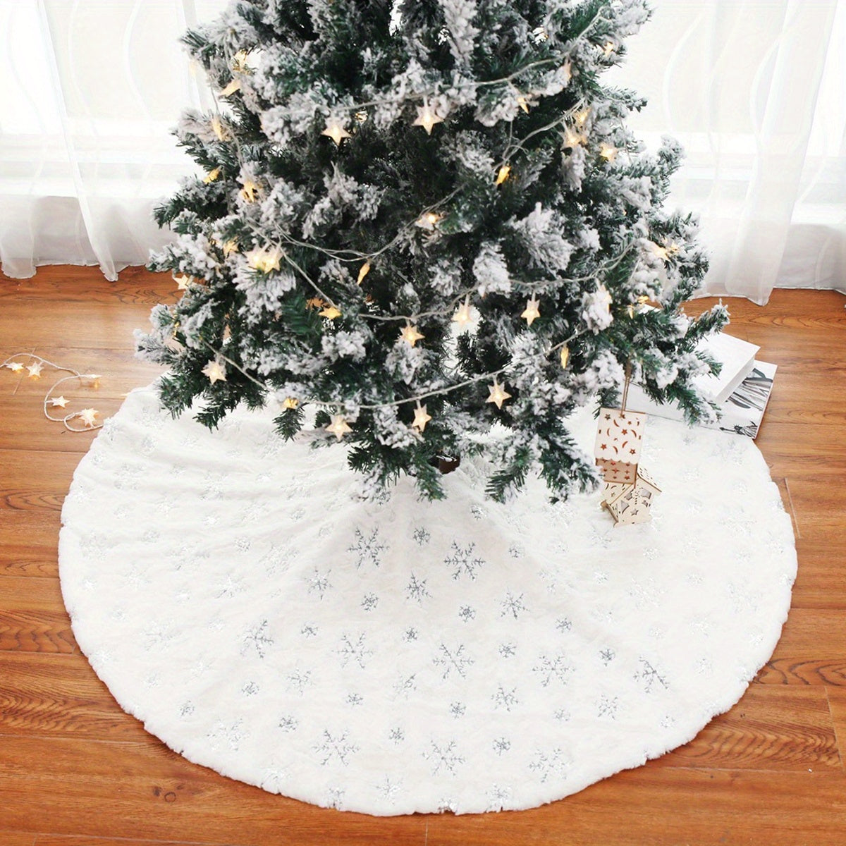 1 Festive Polyester Christmas Tree Skirt with Snowflake Design - Ideal for Holiday Decor in Home, Hotel, and Shopping Mall.