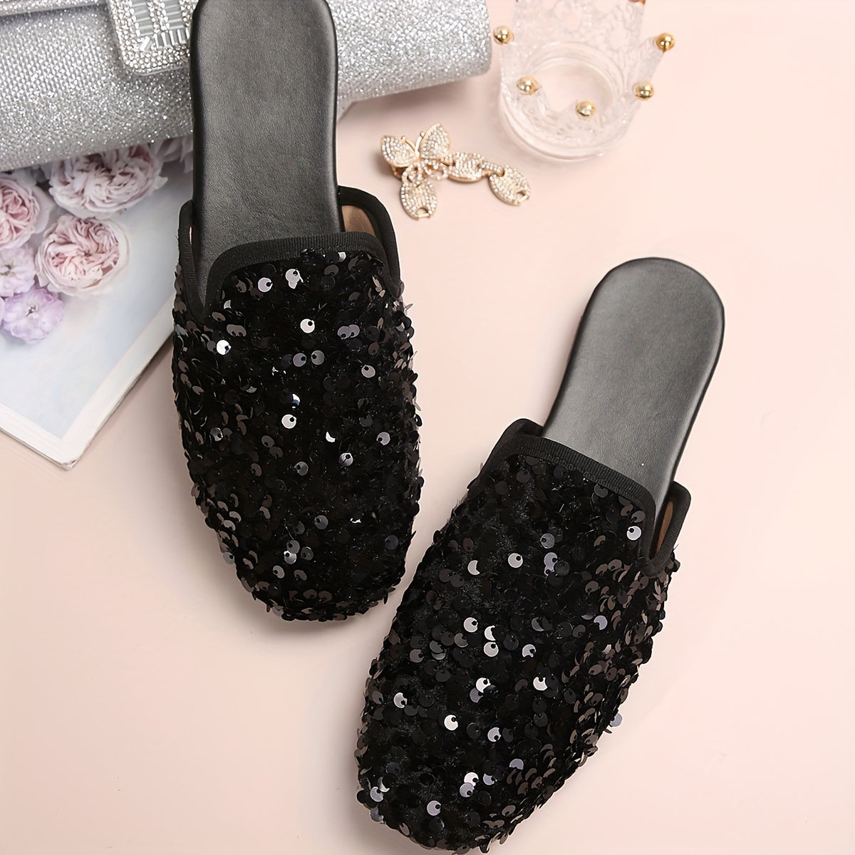 Sequined flat shoes for women with round toe, slip-on design, and lightweight comfort