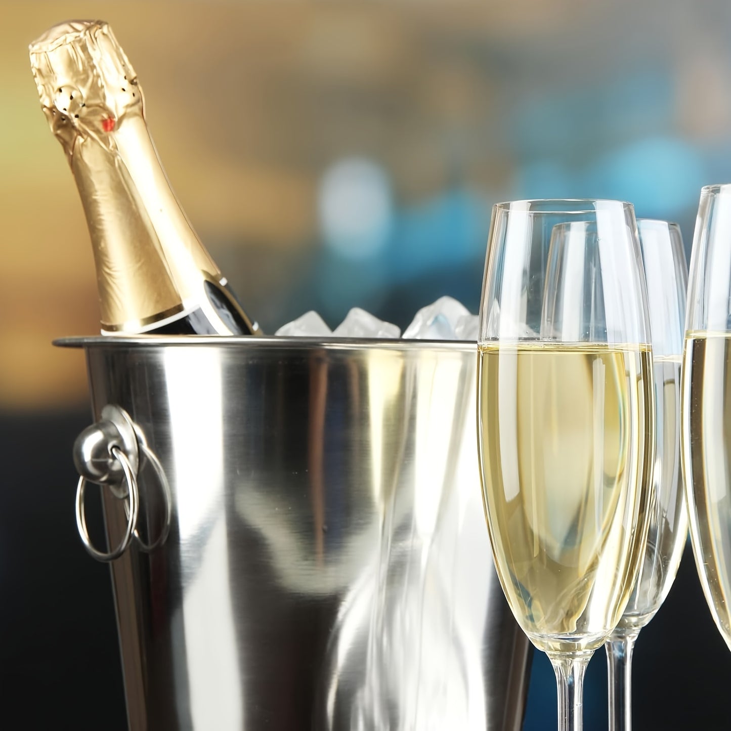 Food-grade silicone champagne preserver keeps sparkling wine fresh and prevents leakage. Ideal for champagne, cava, prosecco.