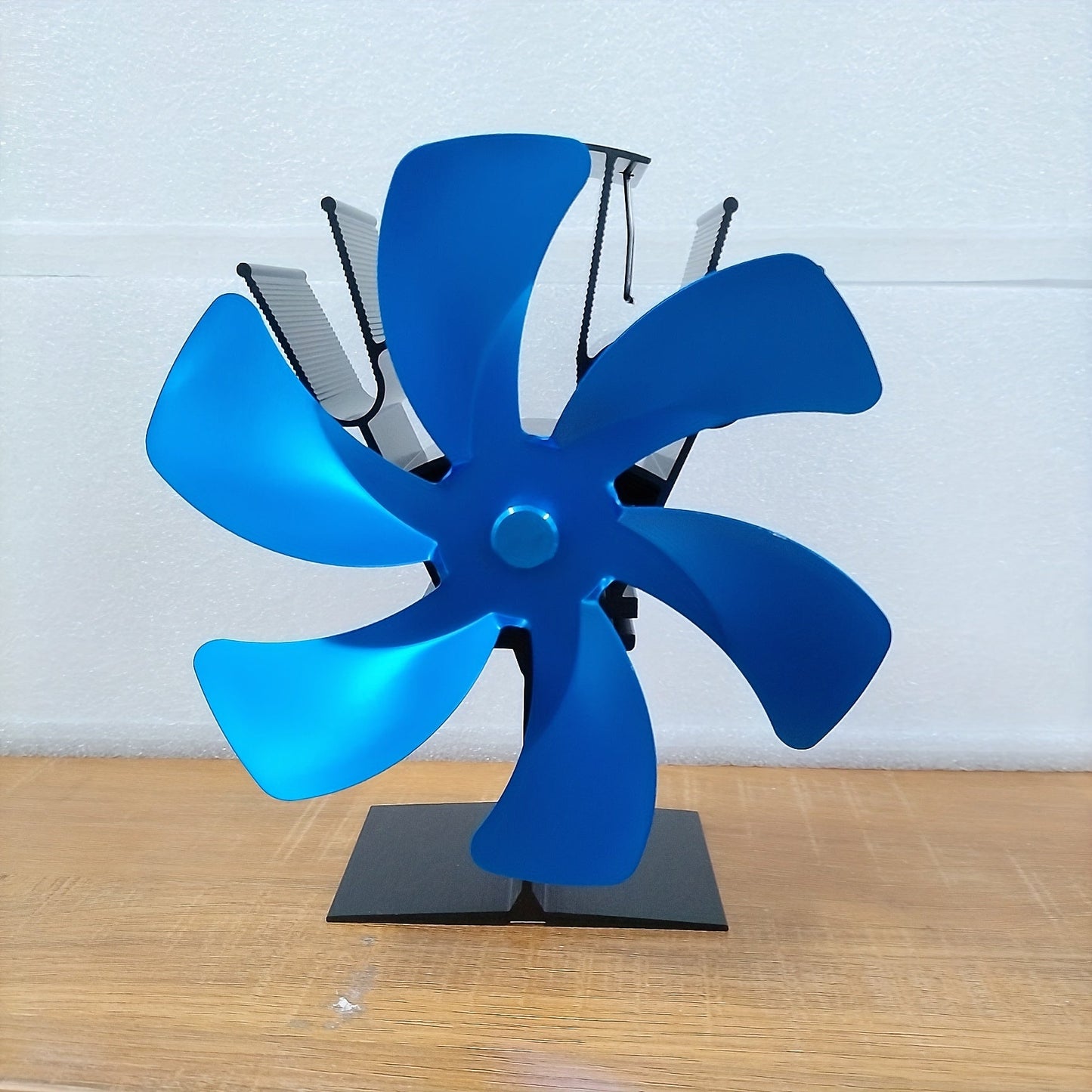 Get ready for fall and winter with a non-electric wood stove fan! This thermoelectric fan is the perfect accessory for your fireplace, making it a great gift for Thanksgiving, Halloween, or Christmas. Don't forget to stock up on essential fireplace