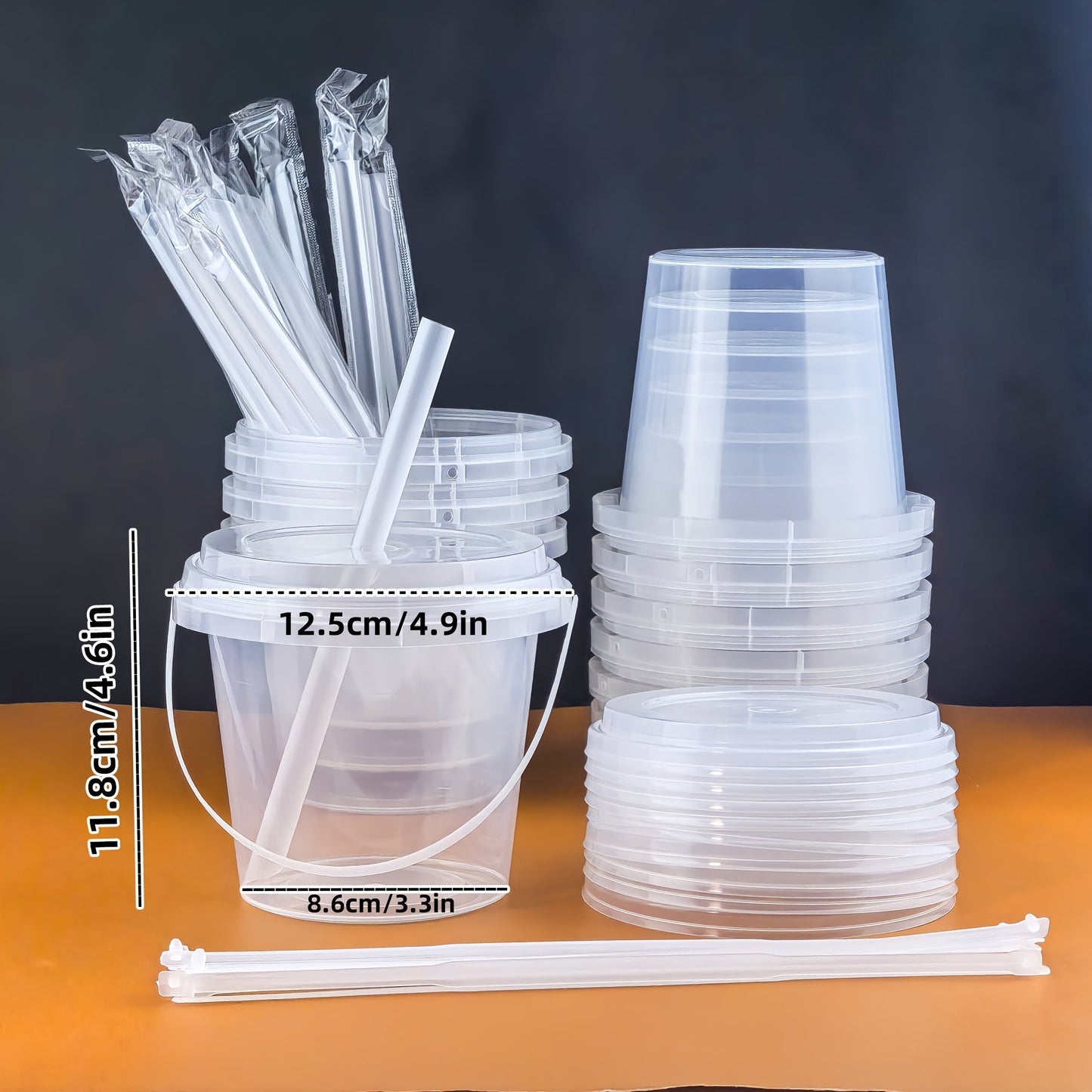 10 reusable plastic cups with lids and straws, each holding 700ml - perfect for juice, iced drinks, and summer refreshments. BPA-free, leakproof, and portable for outdoor activities, sports, and more. Made from high-quality, recyclable material.