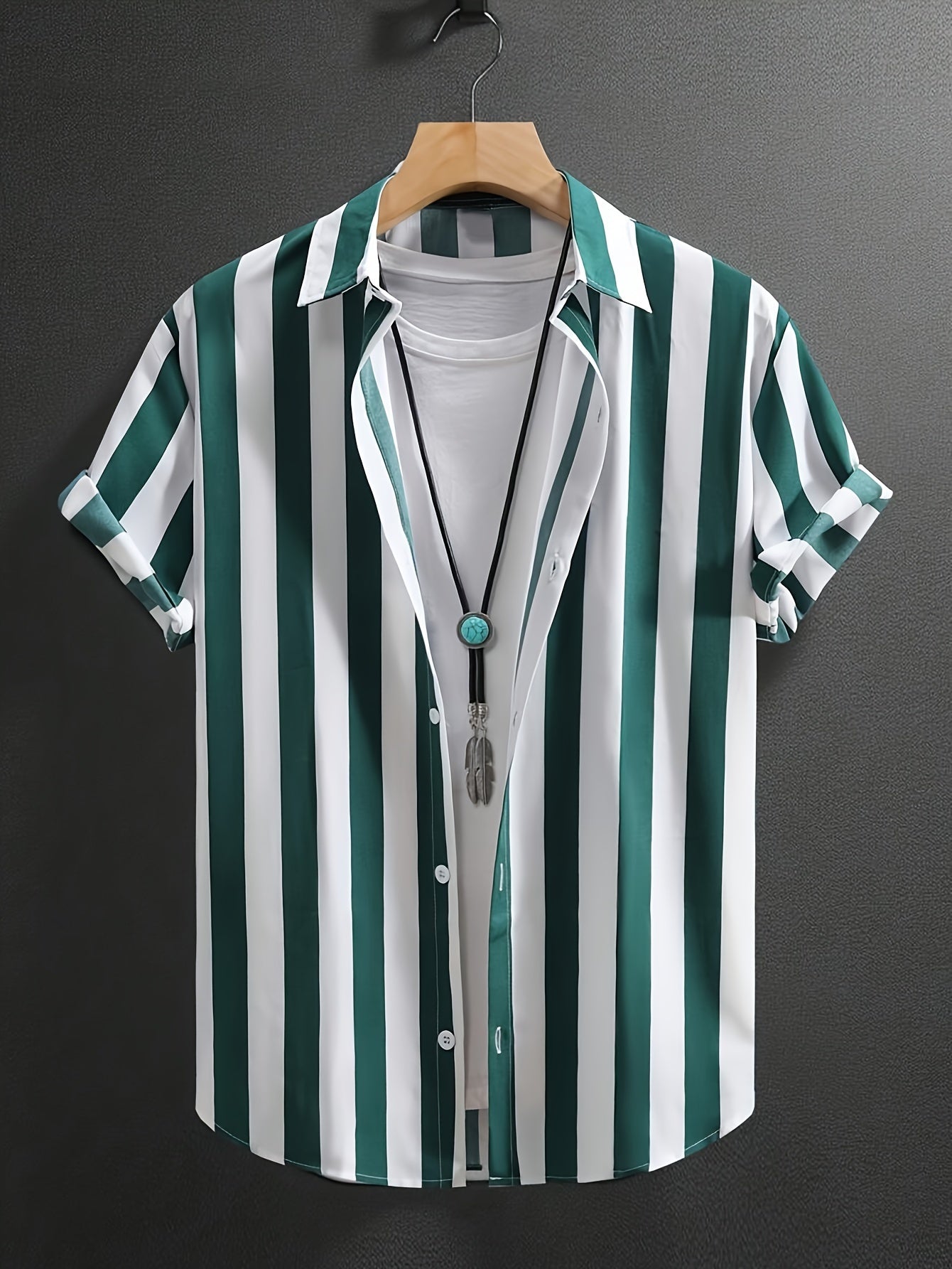 Men's Striped Short Sleeve Lapel Shirt for Summer and Vacation Resorts.