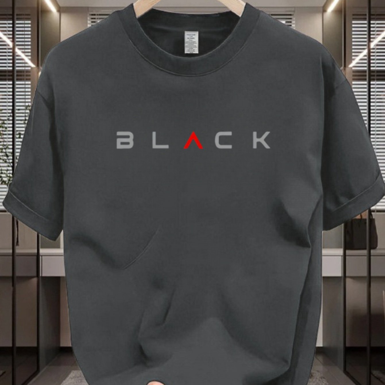 Men's Casual and comfortable solid color cotton t-shirt with short sleeves and crew neck, perfect for casual wear.