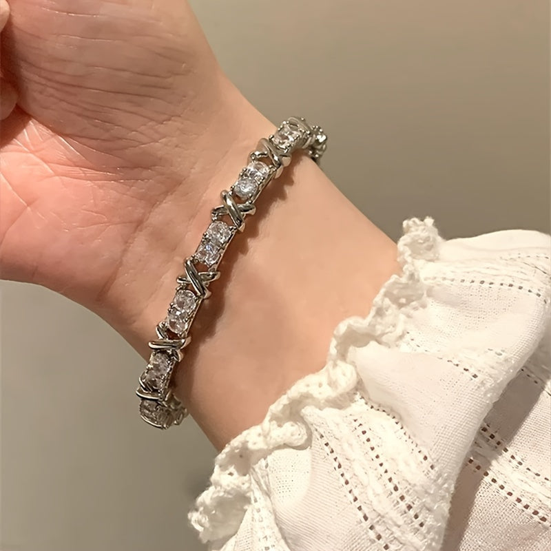 This Mozambique Stone and Pure 925 Silver Twisted Bracelet is adjustable and suitable for both men and women. It is a bangle bracelet that can be opened, making it a versatile jewelry gift for him, her, men, and women alike.