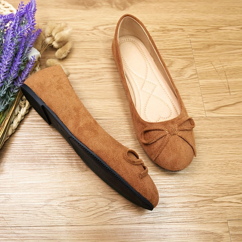 Stylish ballet flats for women with bowknot detail and soft sole, suitable for all seasons.