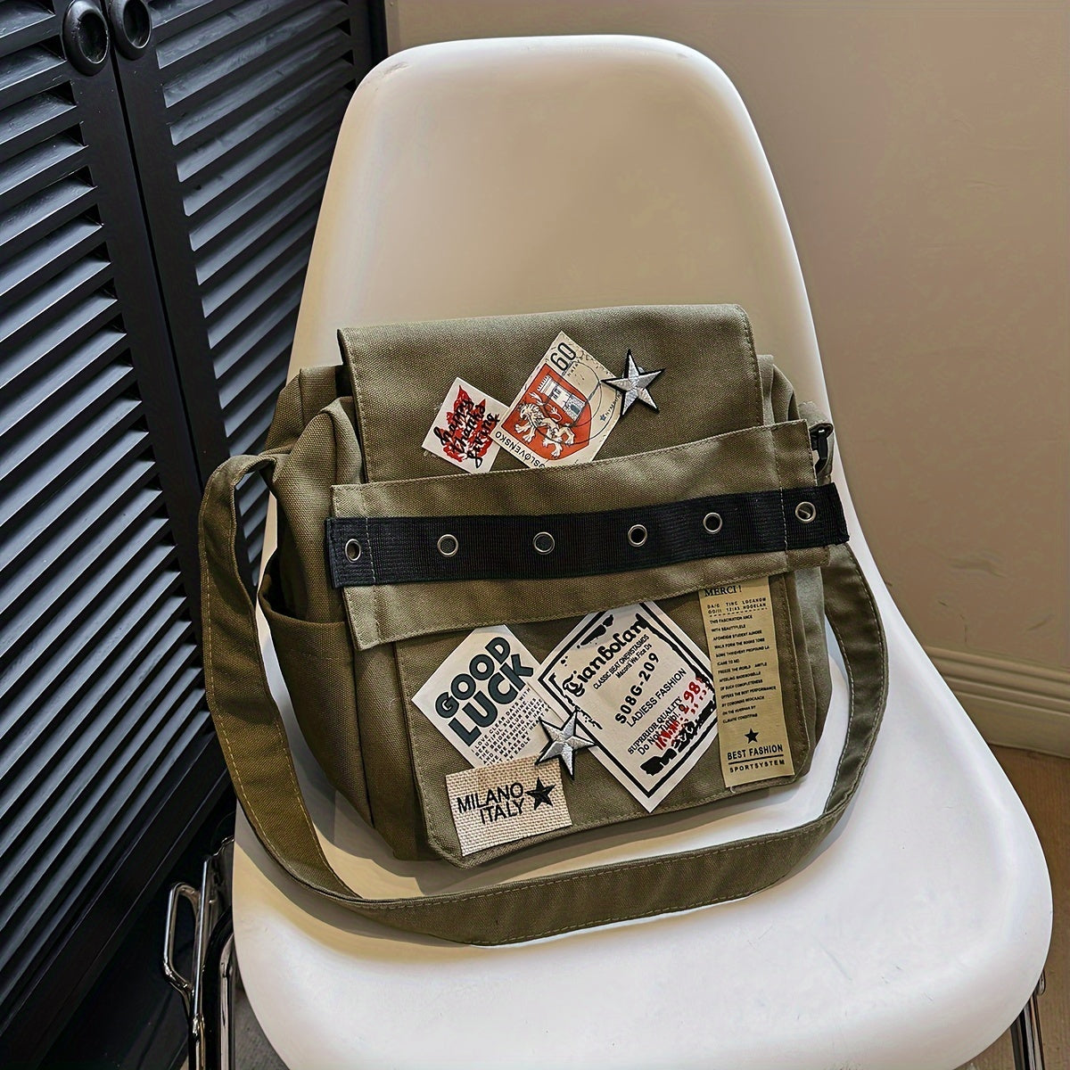 Retro Y2K style women's crossbody bag with star patches, adjustable strap, multiple compartments, and decorative accents. Ideal for everyday use, college, work, or casual outings. Small