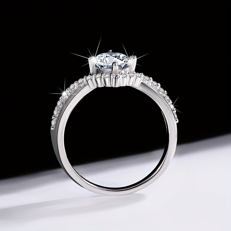 Elegant finger ring jewelry decoration, this solitaire ring features a 1 carat Moissanite stone set in high-quality 925 sterling silver, perfect for a stunning wedding ring.