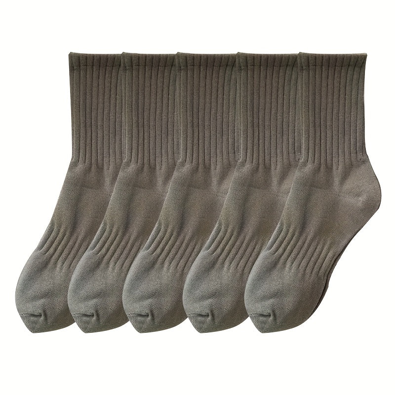 5 pairs of breathable, comfy crew socks for outdoor and all-season wear.