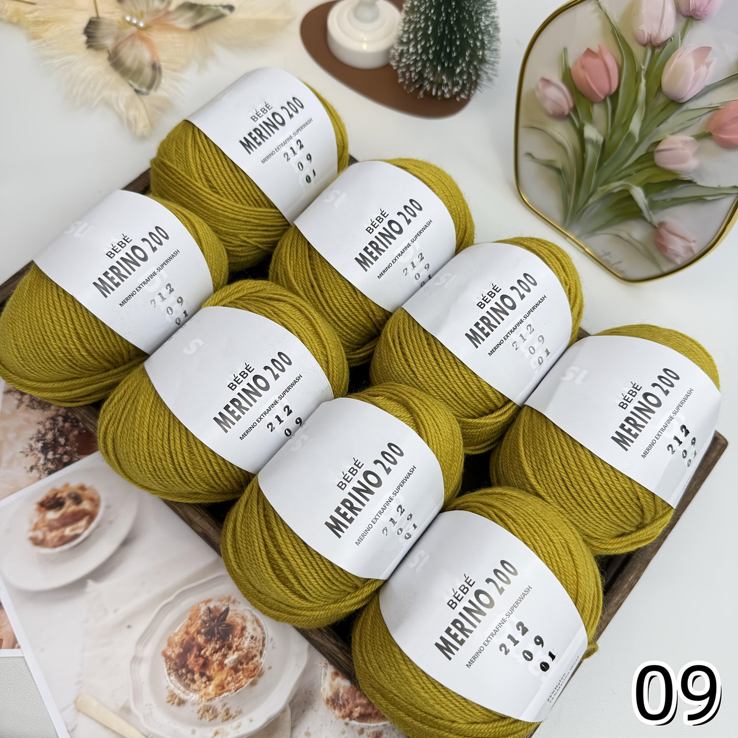 8 balls/400g hand-knitted Merino wool yarn, 75% Merino wool, 25% nylon. Skin-friendly, soft, ideal for knitting sweaters, hats, scarves, socks, blankets, shawls, etc.