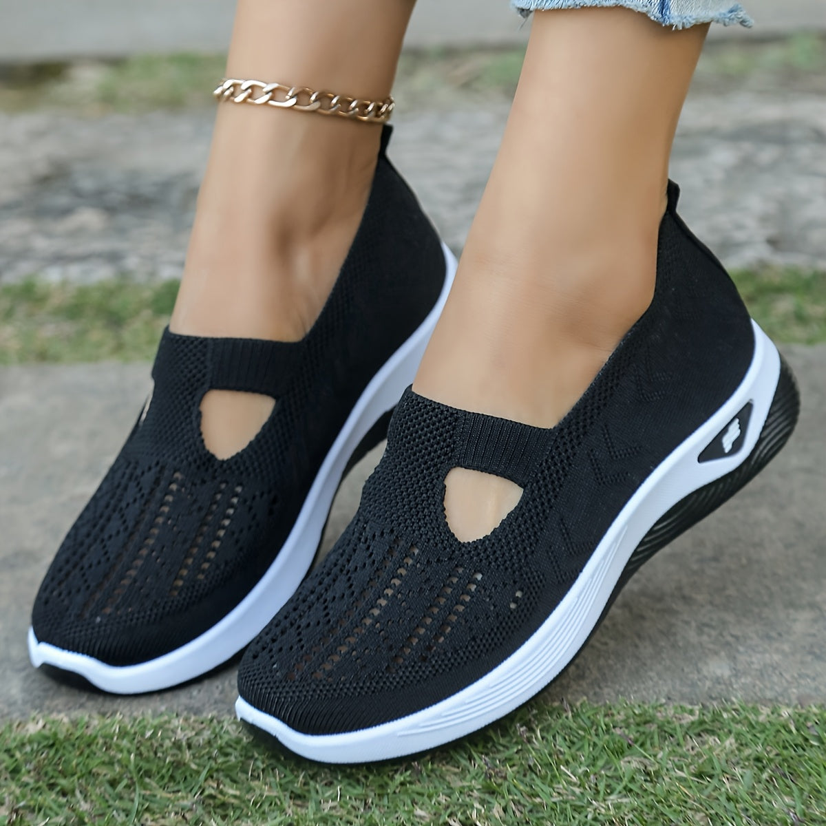 Breathable knit ballet flats with rubber sole for all seasons.