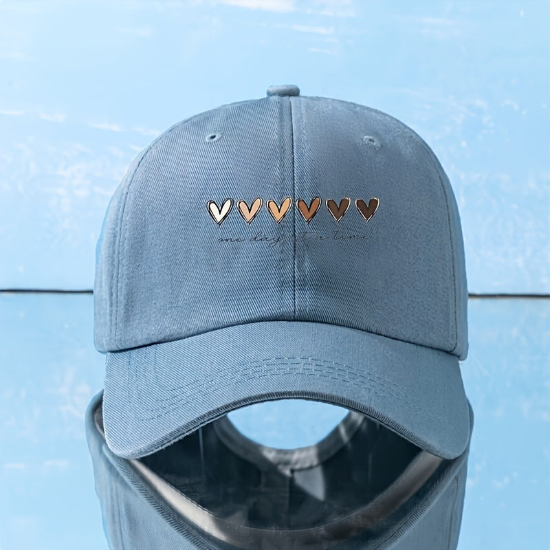 Adjustable heart gradient baseball cap, suitable for outdoor activities and golf.