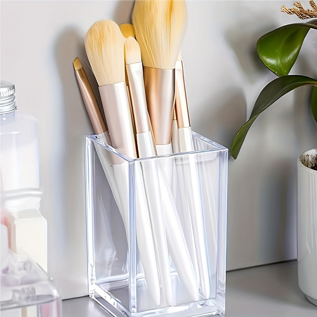 Plastic organizer ideal for makeup products like brushes, eyeliner, lipstick, and eyeshadow - Simple and light to use.