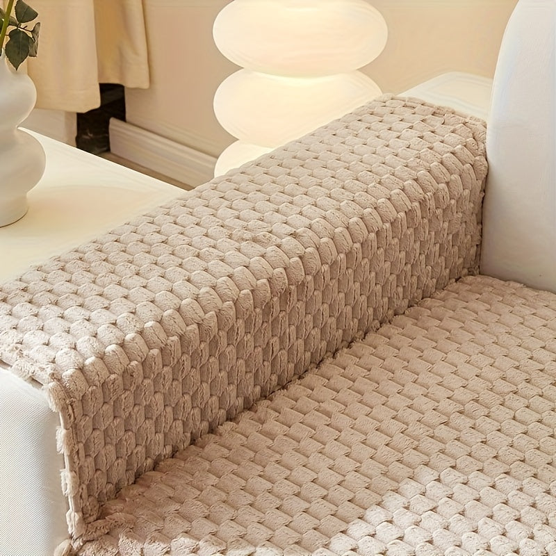 Non-slip sofa cover with honeycomb pattern, ideal for all seasons and protecting furniture in any room.