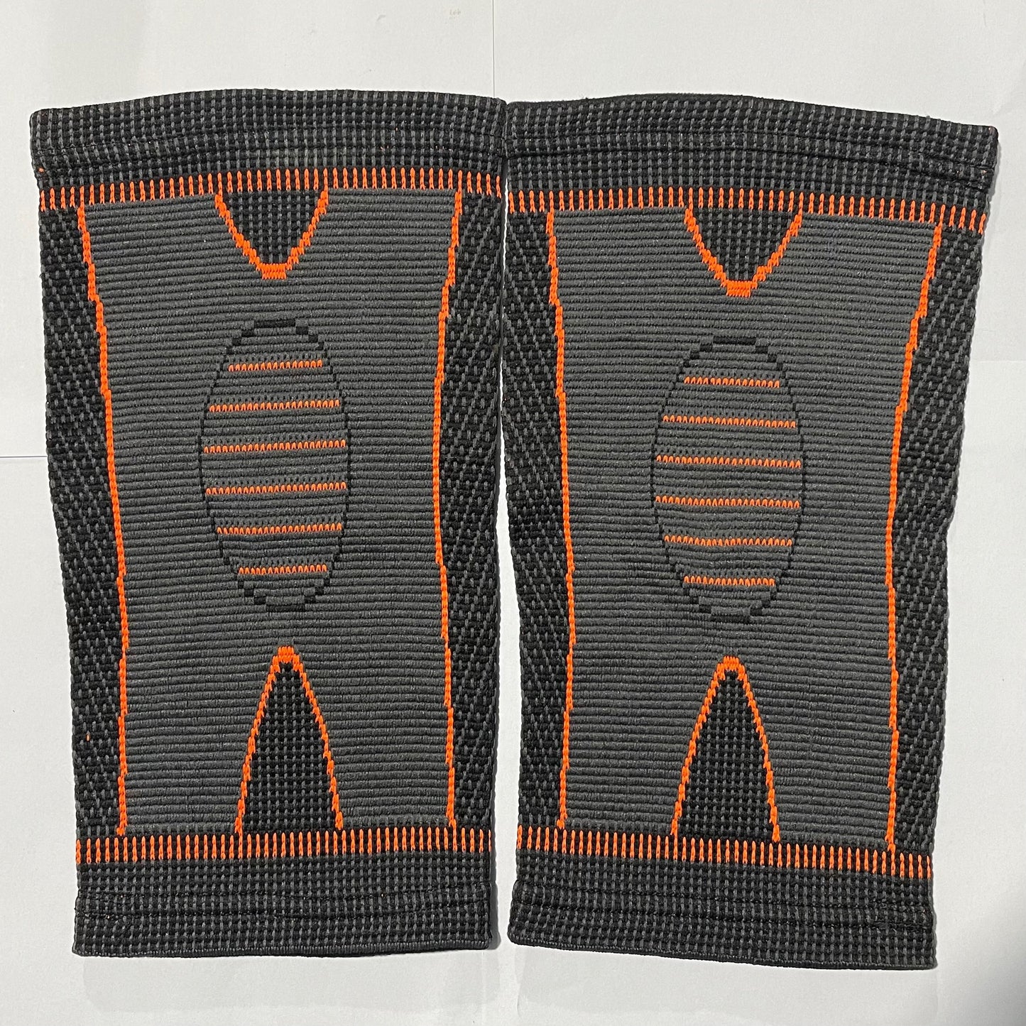 High-quality leg protection set, suitable for sports like volleyball and basketball, provides maximum support.