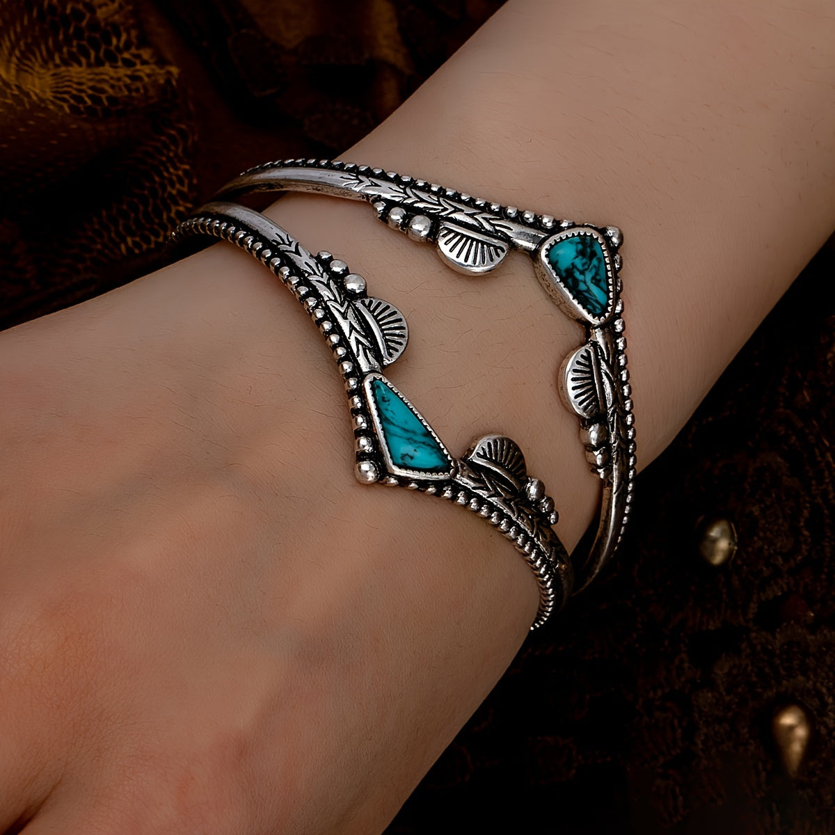 One piece of vintage elegant cuff bangle bracelet made from zinc alloy, featuring a natural blue turquoise stone and leaf design. Suitable for daily and party wear, this bracelet is versatile and does not have any plating. Designed for women.