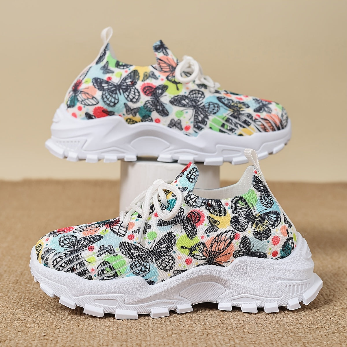 Stylish Butterfly Pattern Sports Shoes with Non-slip Sole, Ideal for Outdoor Activities.