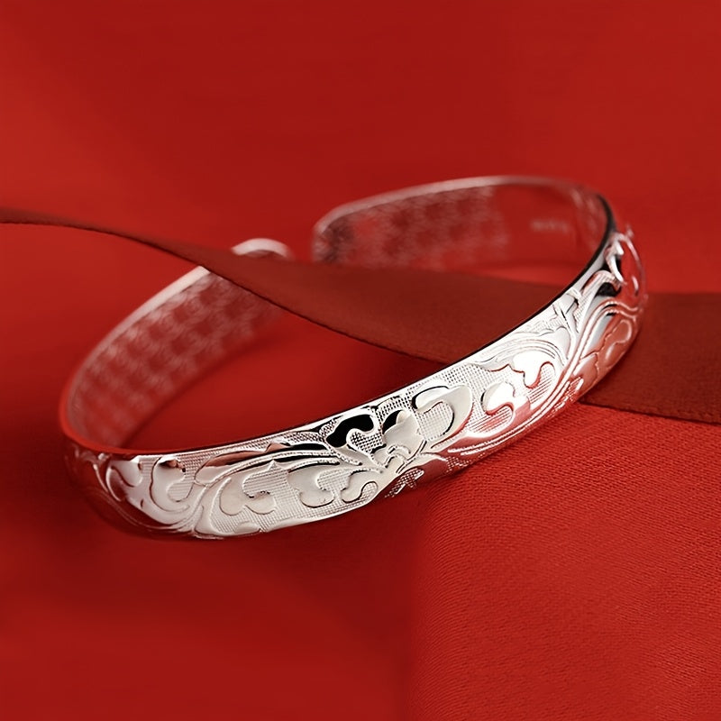 925 Sterling Silver Bangle featuring a Stylish Retro Floral Design with an Open Style