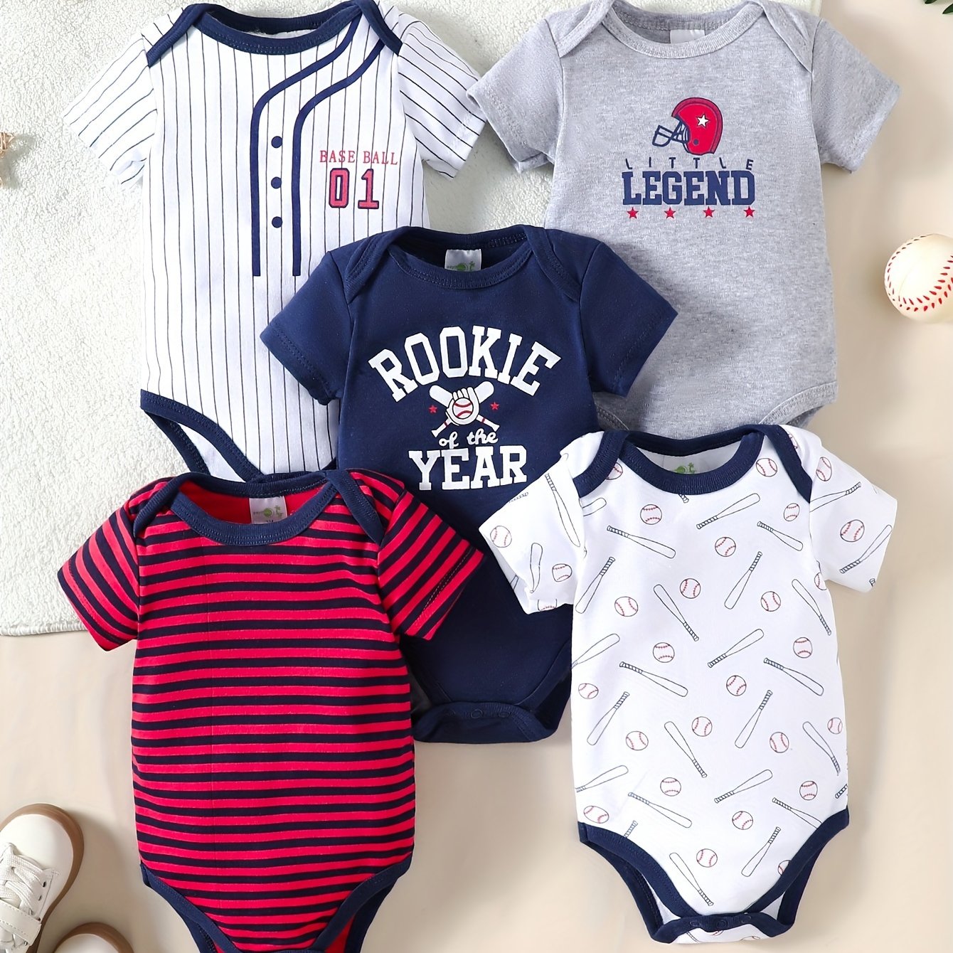 New boys' five-piece set of triangle onesies in multiple colors and patterns, made of soft and comfortable pure cotton, perfect for short crawls.