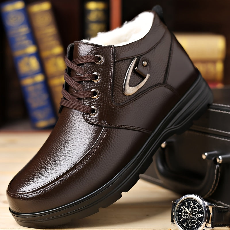 Men's fleece-lined ankle boots for outdoor activities in autumn and winter.